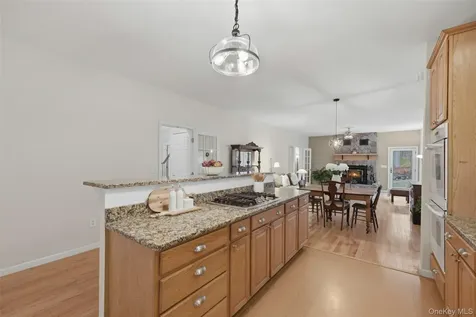 580 Oscawana Lake Road Putnam Valley NY 10579