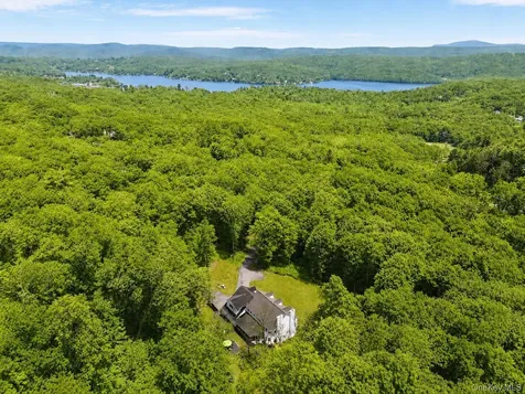 580 Oscawana Lake Road Putnam Valley NY 10579