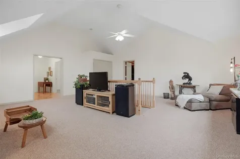 580 Oscawana Lake Road Putnam Valley NY 10579