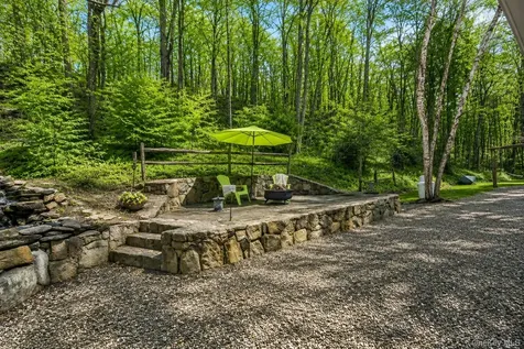 580 Oscawana Lake Road Putnam Valley NY 10579