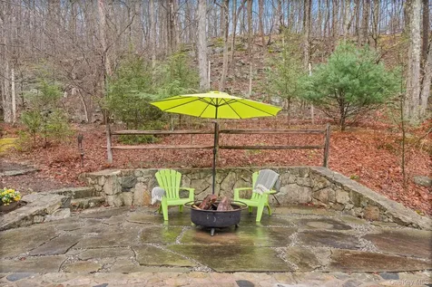 580 Oscawana Lake Road Putnam Valley NY 10579