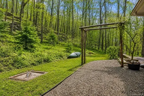 580 Oscawana Lake Road Putnam Valley NY 10579