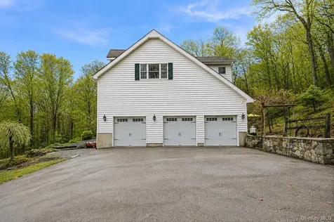 580 Oscawana Lake Road Putnam Valley NY 10579