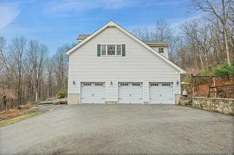 580 Oscawana Lake Road Putnam Valley NY 10579