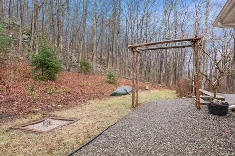 580 Oscawana Lake Road Putnam Valley NY 10579