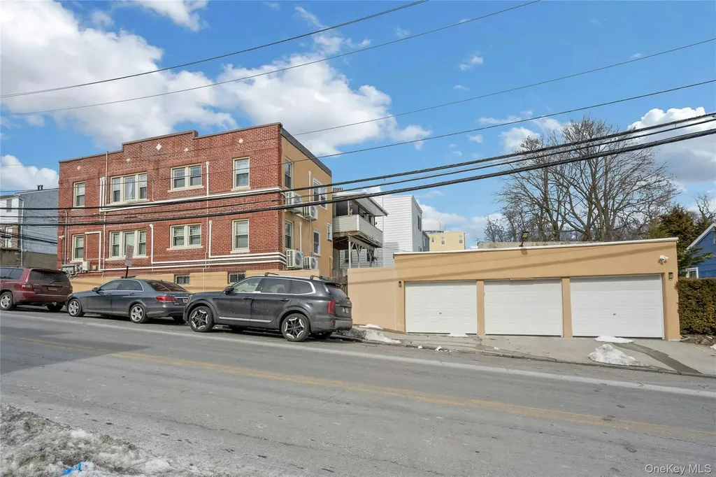 42 Alder Street Yonkers NY 10701