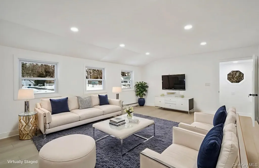 10 Linda Lane Central Islip NY 11722