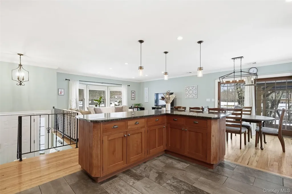 9 Mercury Court Carmel NY 10512