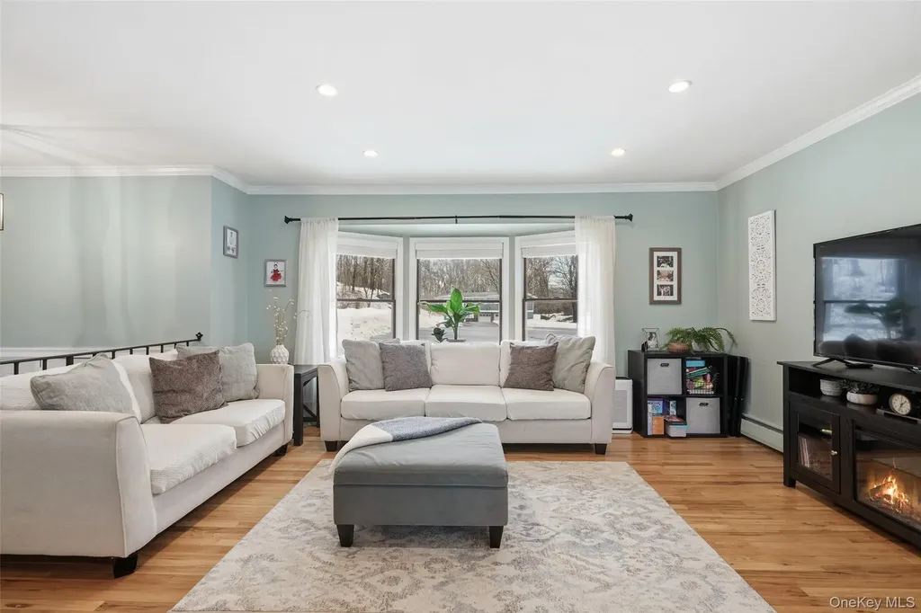 9 Mercury Court Carmel NY 10512