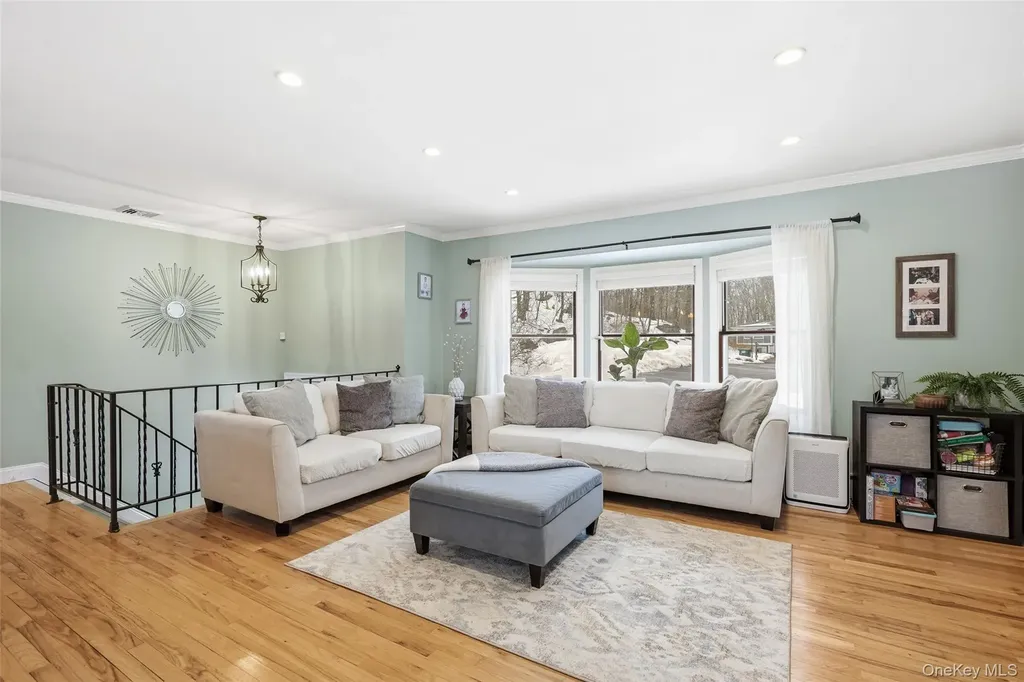 9 Mercury Court Carmel NY 10512