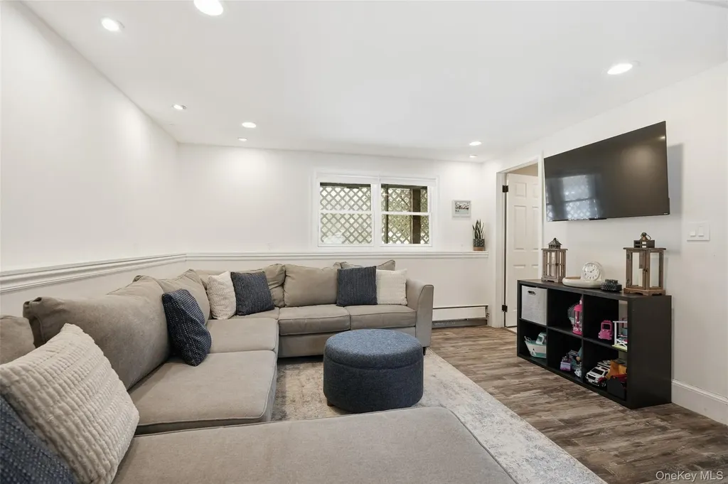 9 Mercury Court Carmel NY 10512