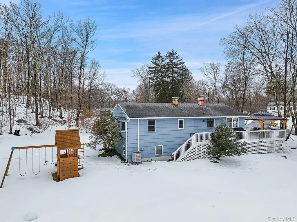 9 Mercury Court Carmel NY 10512