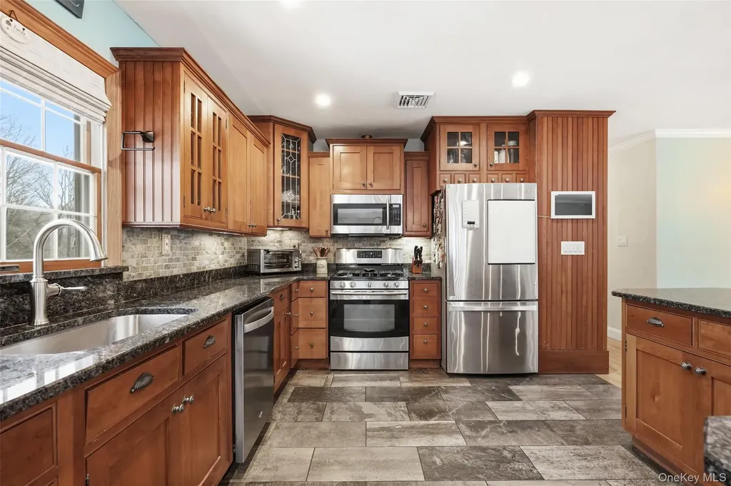 9 Mercury Court Carmel NY 10512
