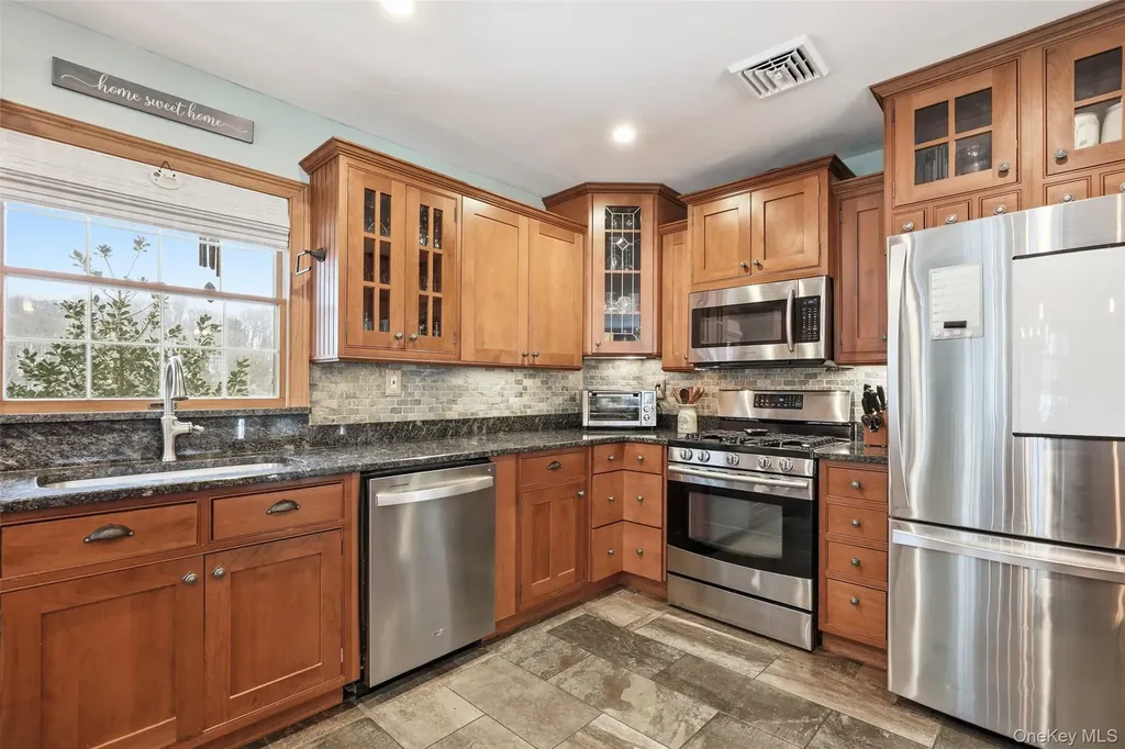 9 Mercury Court Carmel NY 10512