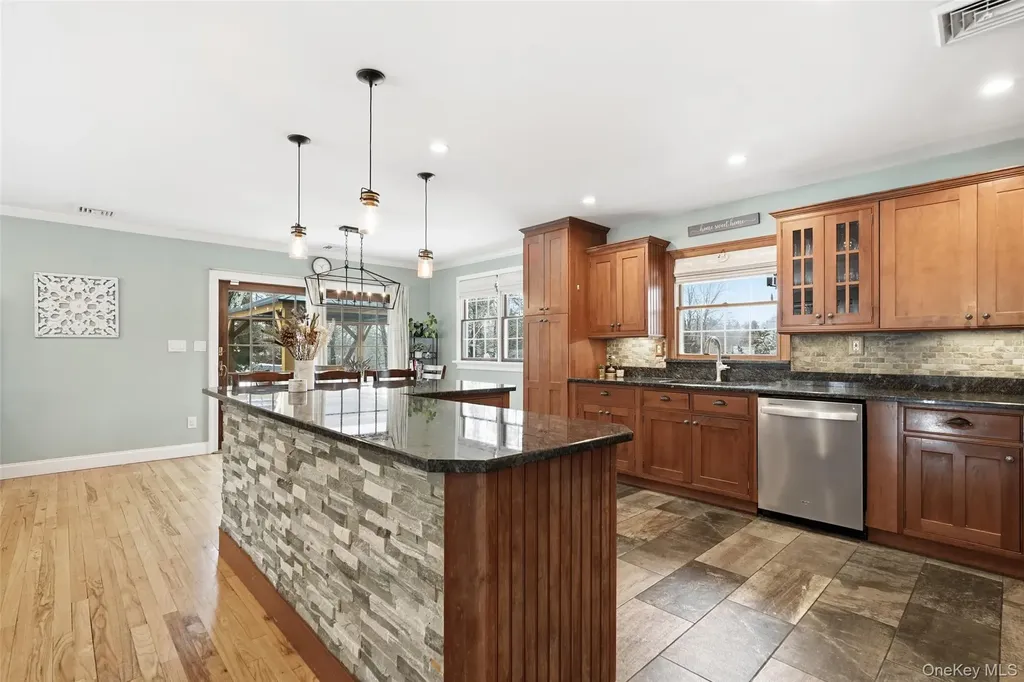 9 Mercury Court Carmel NY 10512
