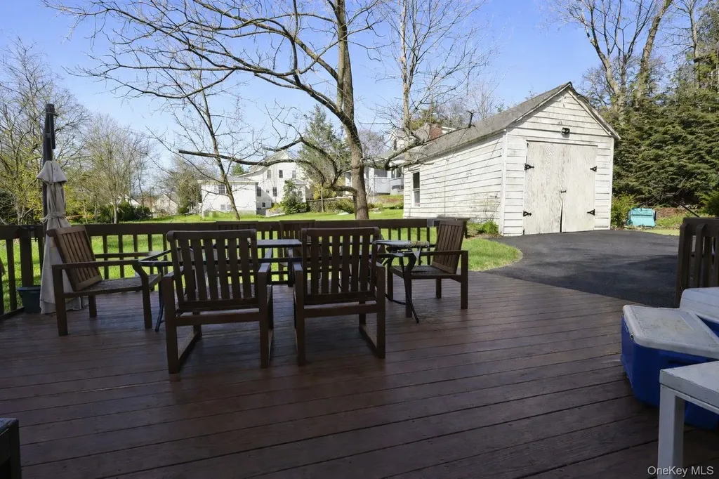 90 S Middletown Road Pearl River NY 10965