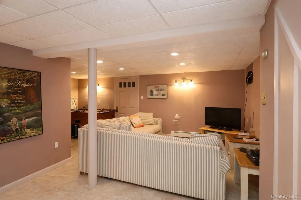 90 S Middletown Road Pearl River NY 10965