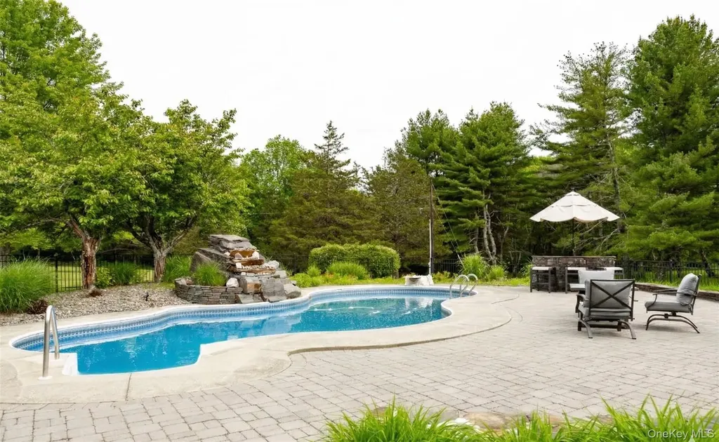 129 Clinton Corners Road Salt Point NY 12578