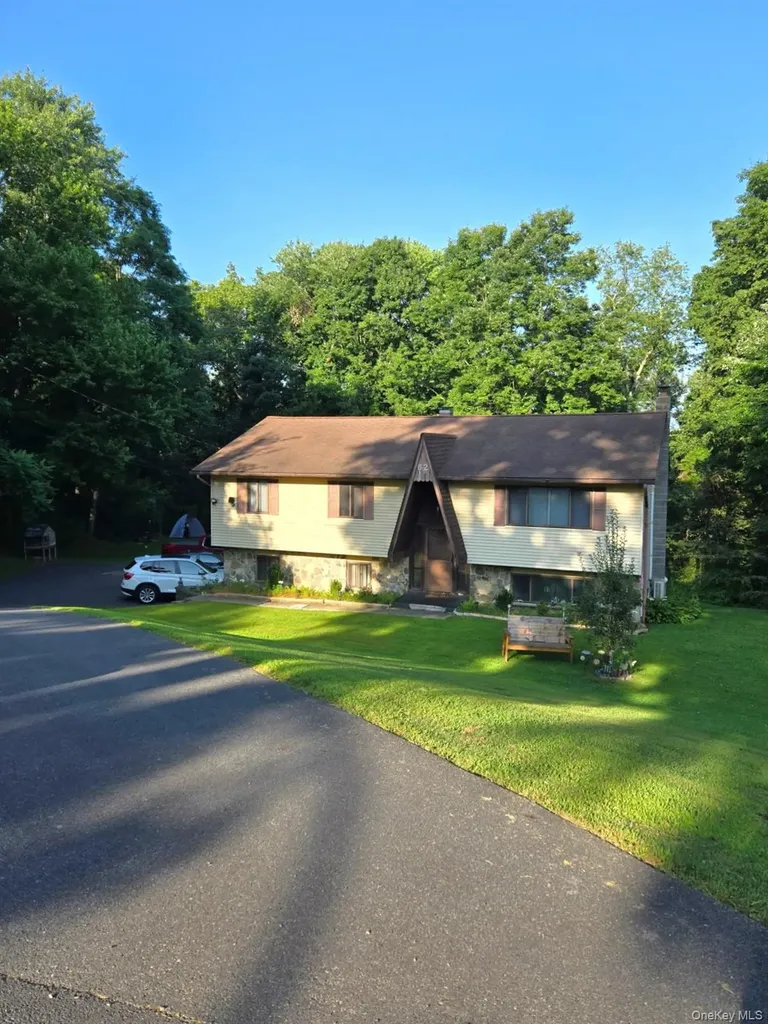 62 Tamarack Hill Drive Poughkeepsie NY 12603