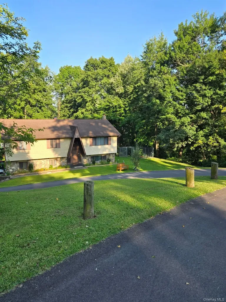 62 Tamarack Hill Drive Poughkeepsie NY 12603