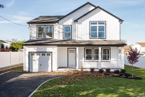 6 Gail Grace Court Copiague NY 11726