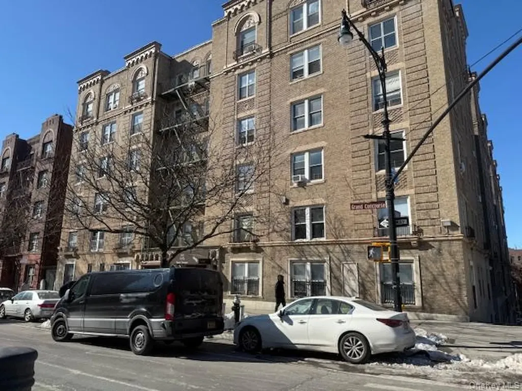 1075 Grand Concourse Bronx NY 10452