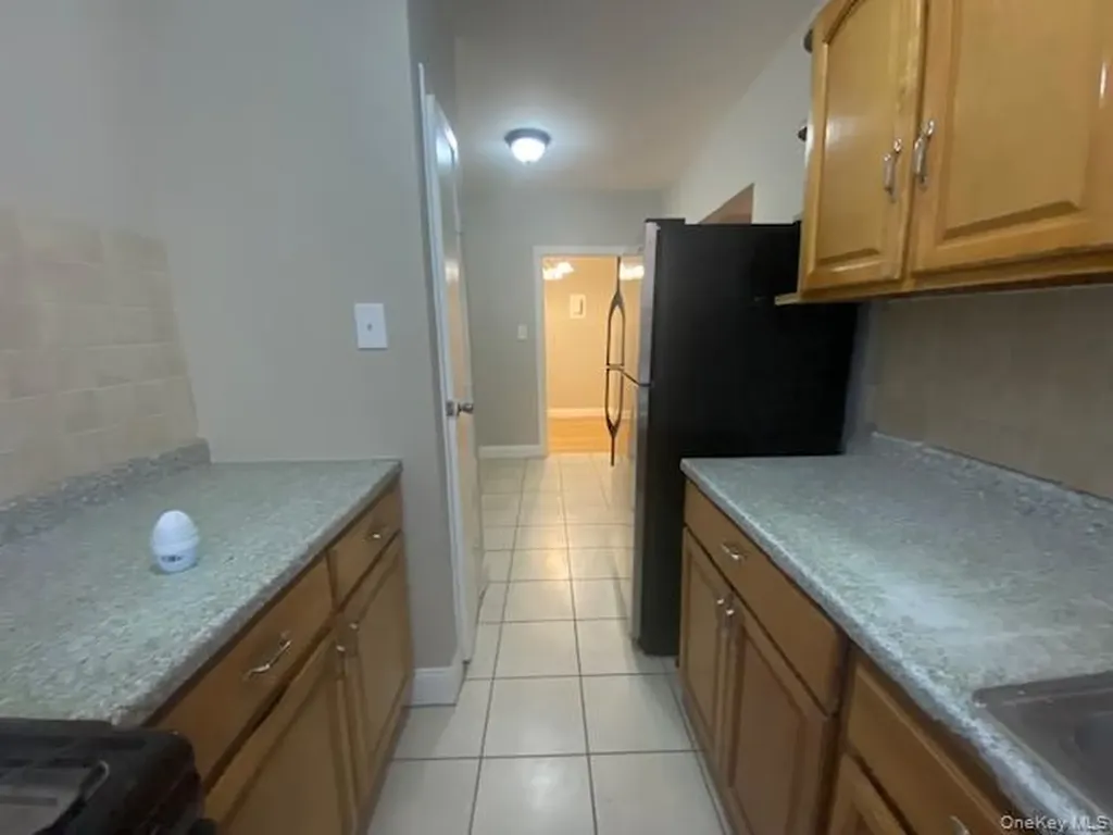 1075 Grand Concourse Bronx NY 10452