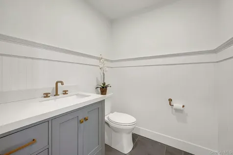 32 Sycamore Road Scarsdale NY 10583