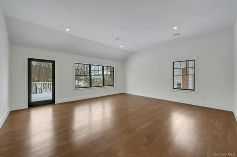 32 Sycamore Road Scarsdale NY 10583