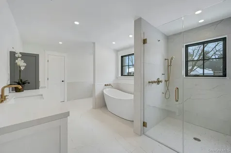 32 Sycamore Road Scarsdale NY 10583