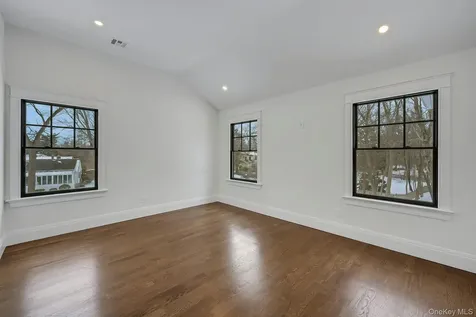 32 Sycamore Road Scarsdale NY 10583