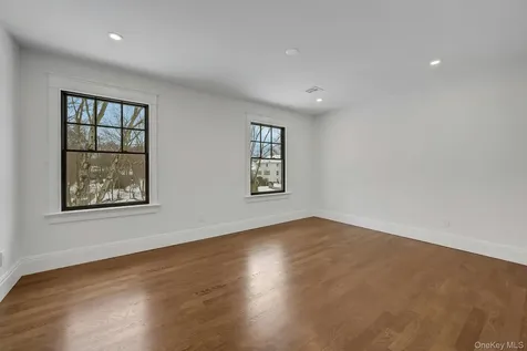 32 Sycamore Road Scarsdale NY 10583