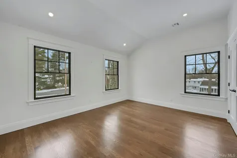 32 Sycamore Road Scarsdale NY 10583