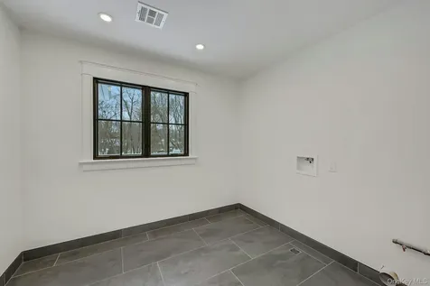 32 Sycamore Road Scarsdale NY 10583