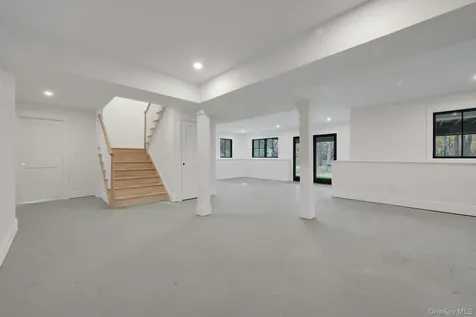32 Sycamore Road Scarsdale NY 10583