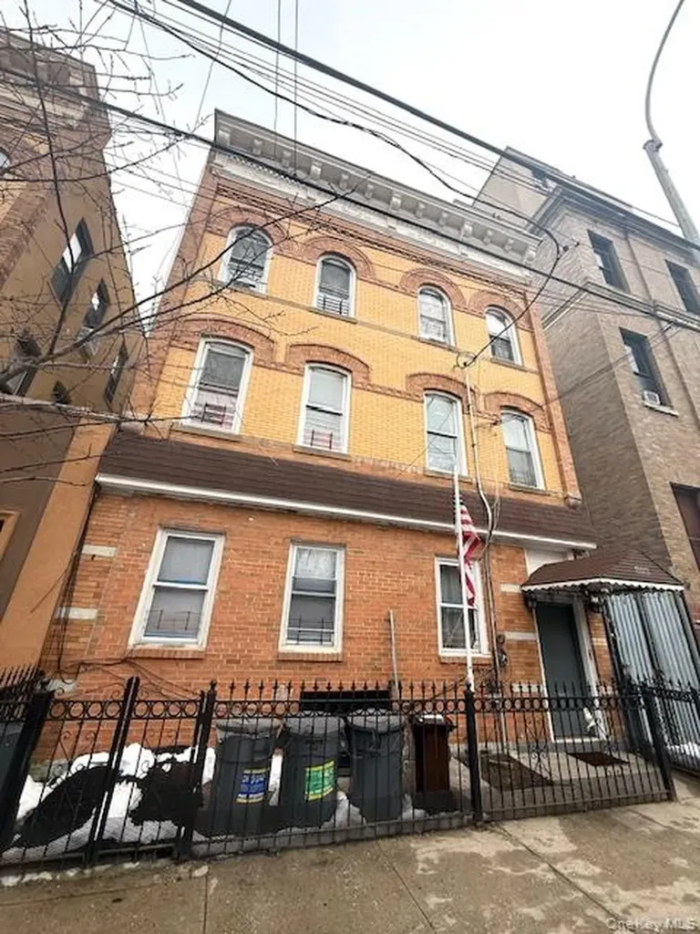 686 Fairview Avenue Ridgewood NY 11385
