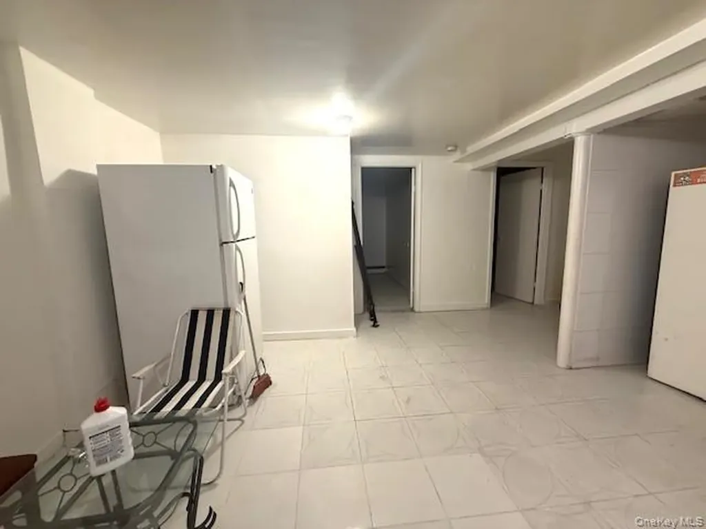 686 Fairview Avenue Ridgewood NY 11385