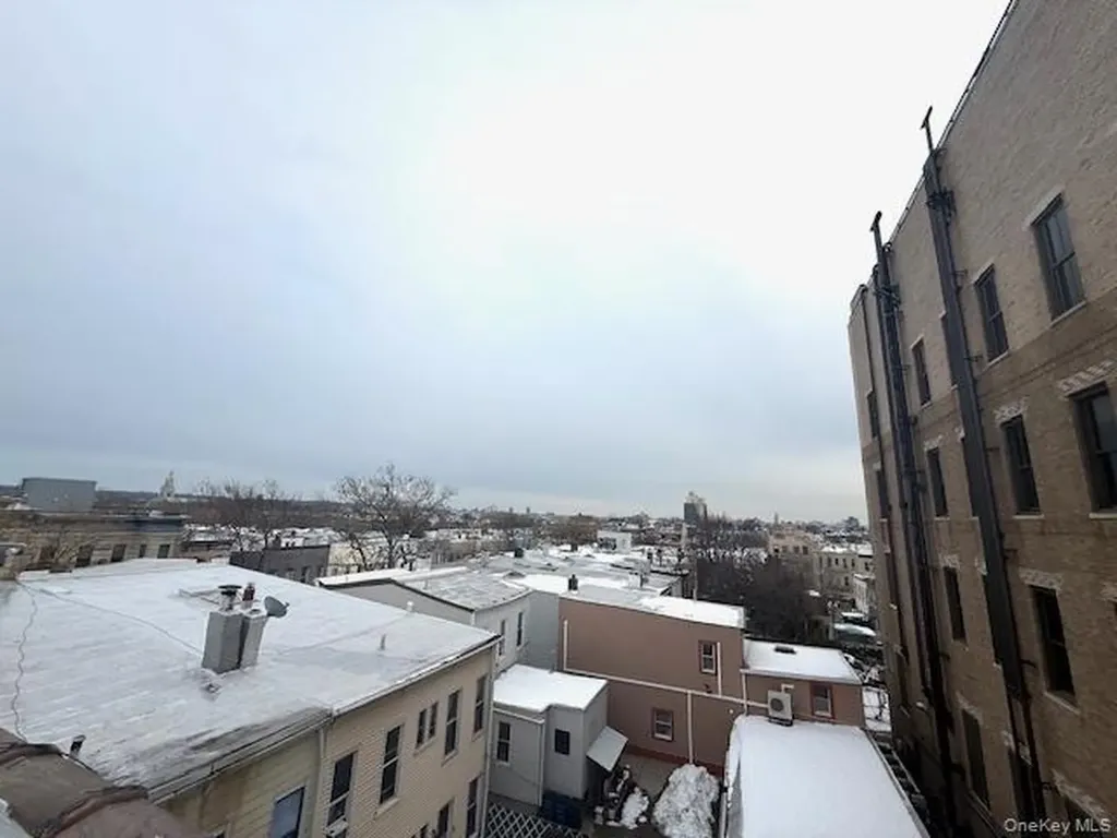 686 Fairview Avenue Ridgewood NY 11385
