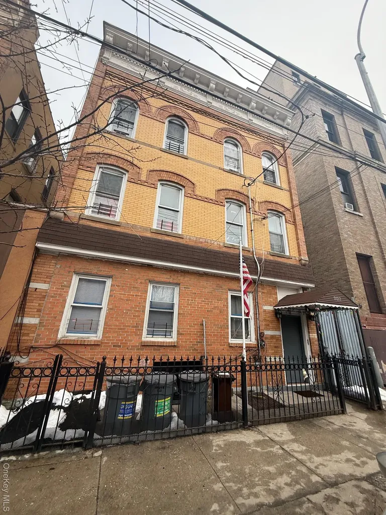 686 Fairview Avenue Ridgewood NY 11385