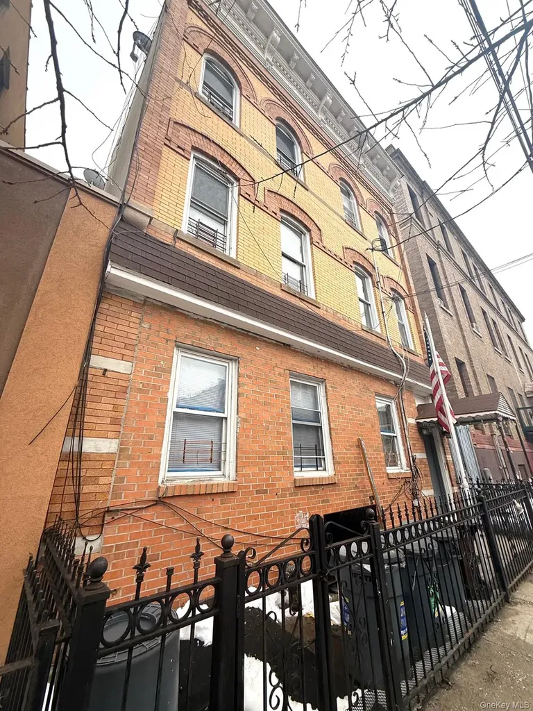 686 Fairview Avenue Ridgewood NY 11385