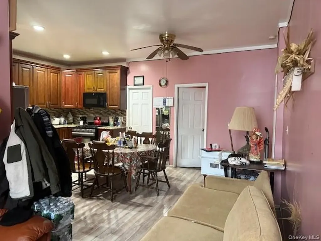 686 Fairview Avenue Ridgewood NY 11385