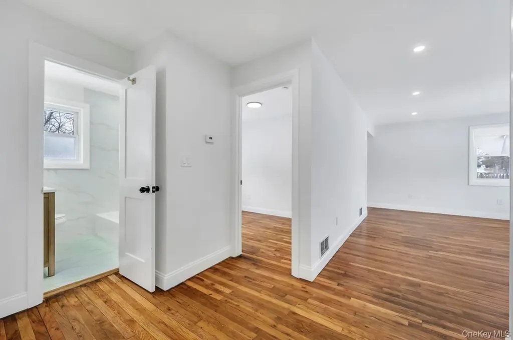 33 Silverpine Drive Amityville NY 11701