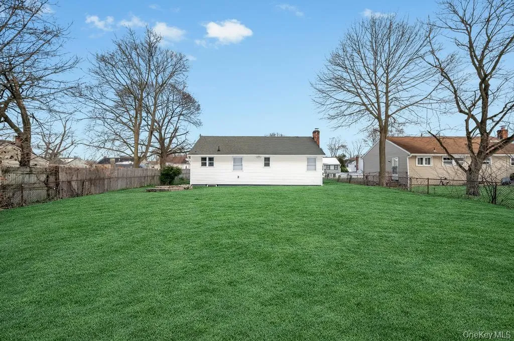 33 Silverpine Drive Amityville NY 11701