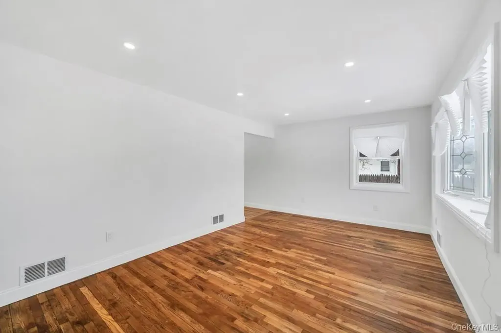 33 Silverpine Drive Amityville NY 11701