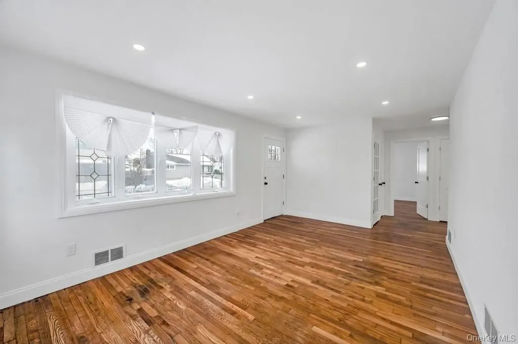 33 Silverpine Drive Amityville NY 11701