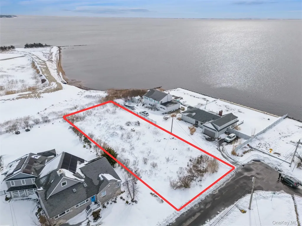 499 Grove Avenue Patchogue NY 11772