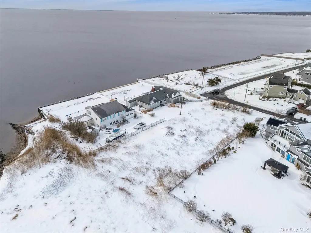 499 Grove Avenue Patchogue NY 11772