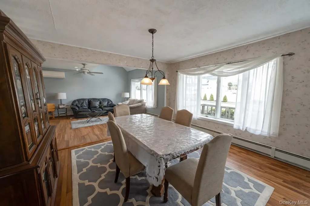 14 Willoughby Place West Islip NY 11795