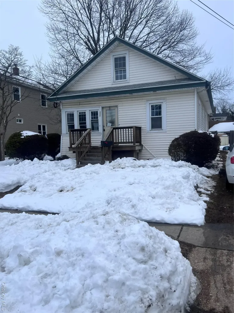 311 Park Avenue Freeport NY 11520
