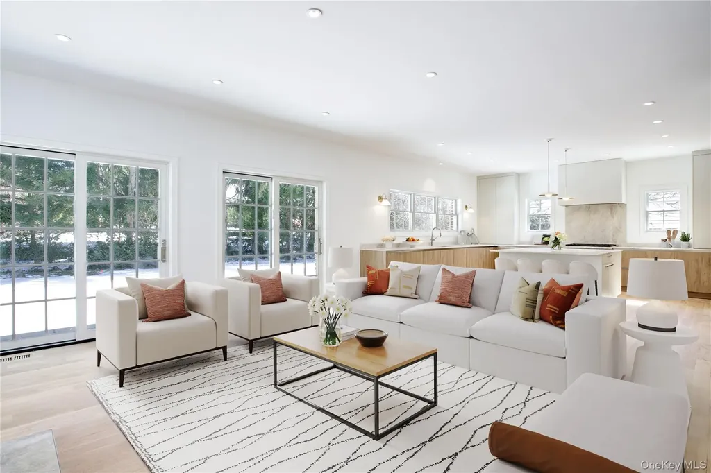 409 Abbey Road Manhasset NY 11030